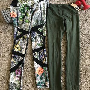 Calia by Carrie Underwood leggings in size small.